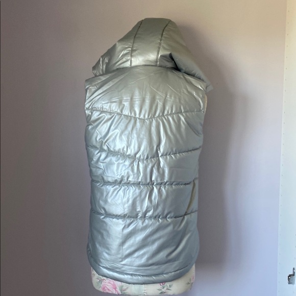 Zella Silver Quilted Puffer Vest - Picture 8 of 9